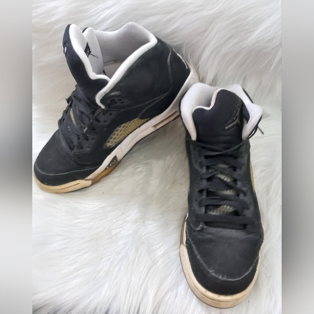 Air Jordan 5 Men's Black Sneakers Size 6 Y US